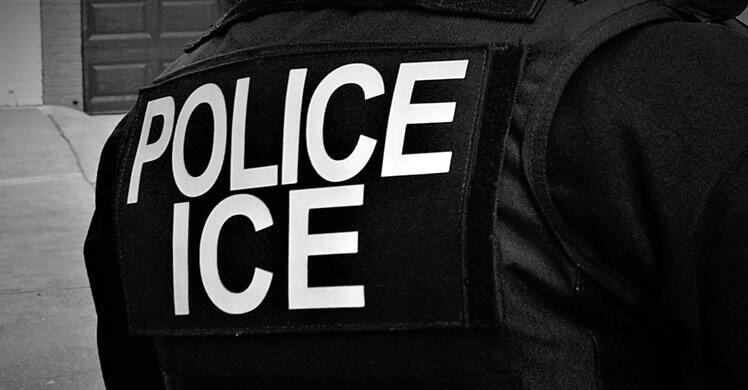 211012-es-news-immigrationraids